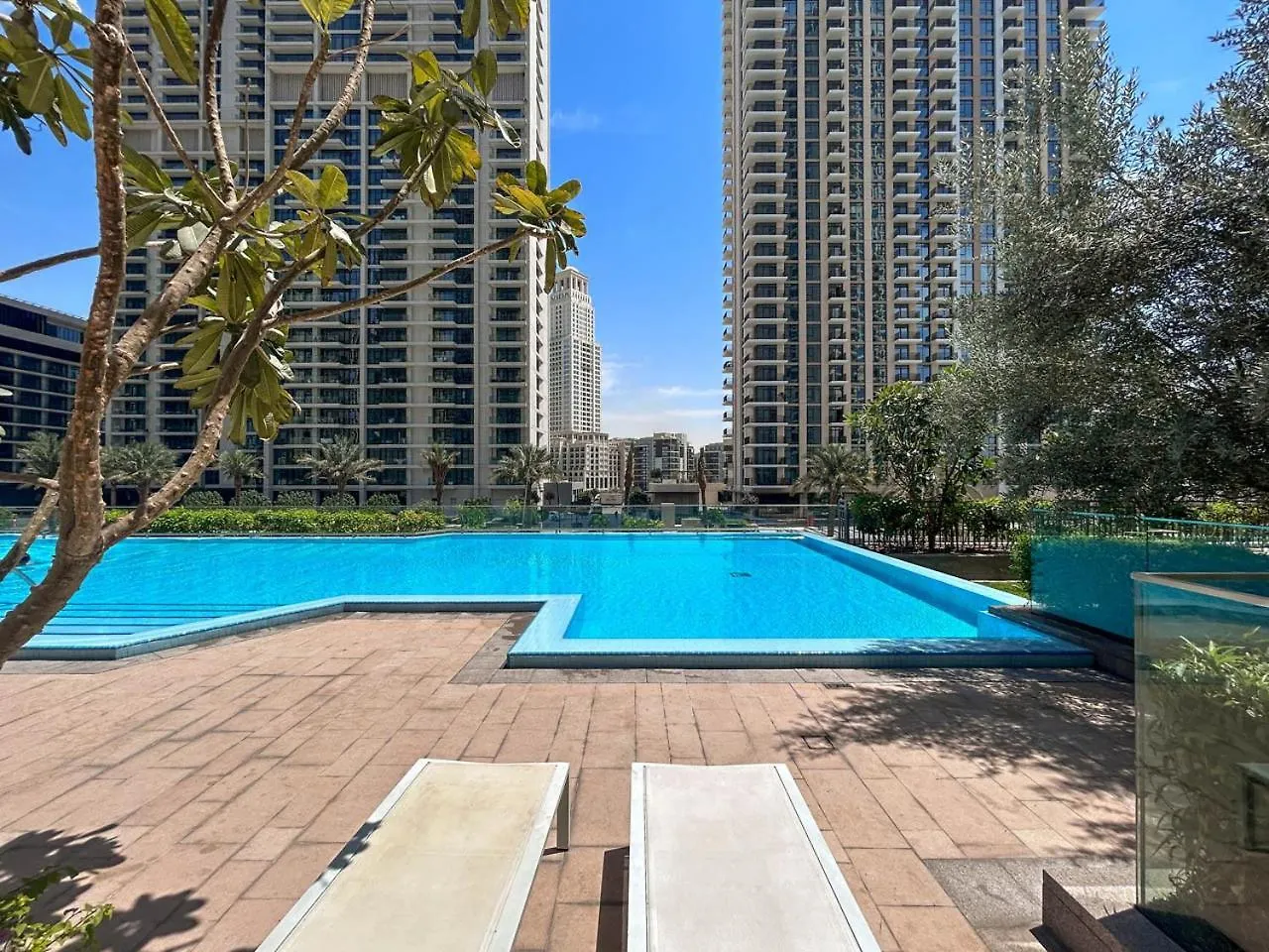 Apartment Large 1Br With Gym And Pool In Iconic Tower United Arab Emirates
