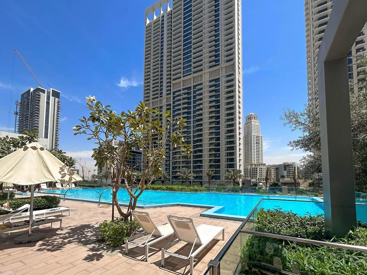 Large 1Br With Gym And Pool In Iconic Tower Dubai
