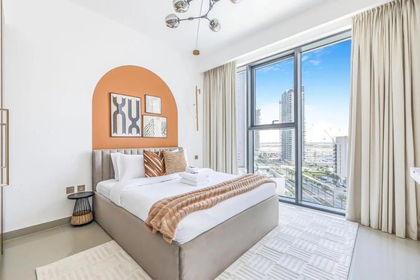 Apartment Large 1Br With Gym And Pool In Iconic Tower
