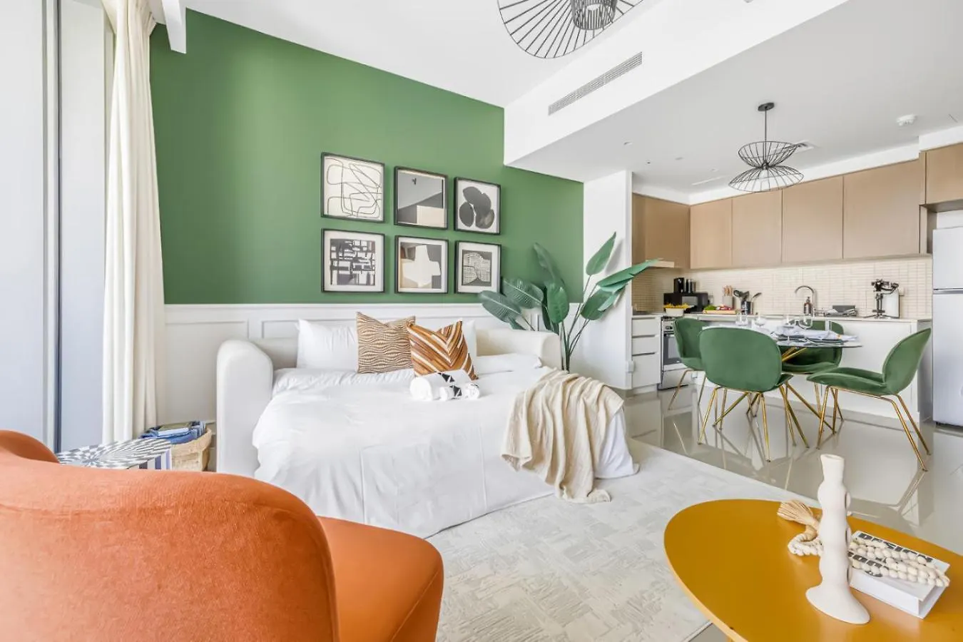 Large 1Br With Gym And Pool In Iconic Tower United Arab Emirates