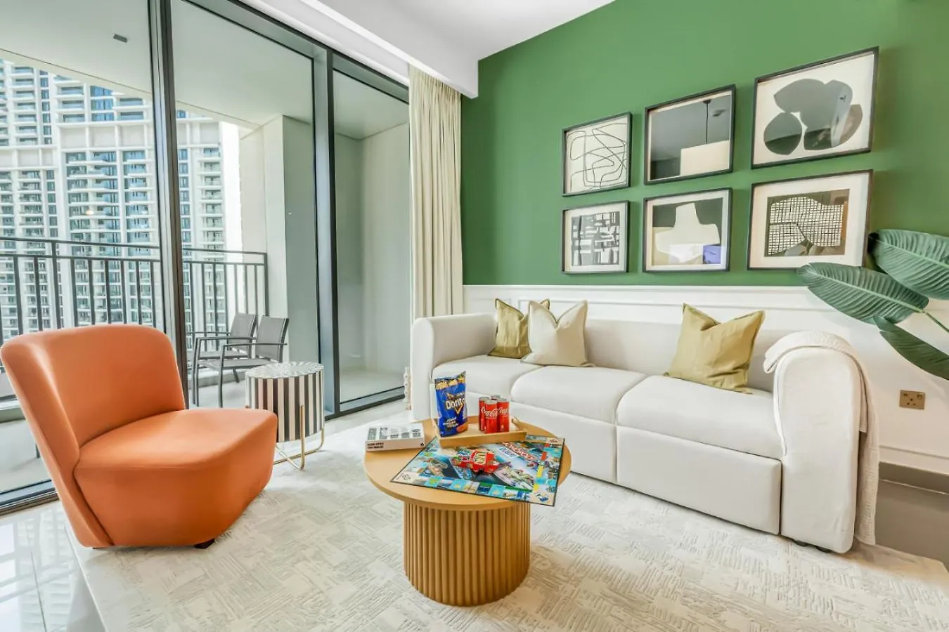 Apartment Large 1Br With Gym And Pool In Iconic Tower United Arab Emirates