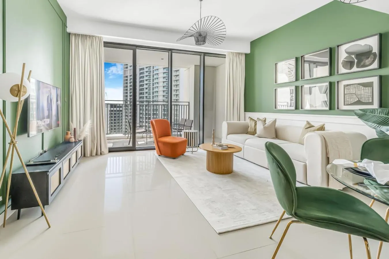 Large 1Br With Gym And Pool In Iconic Tower Apartment