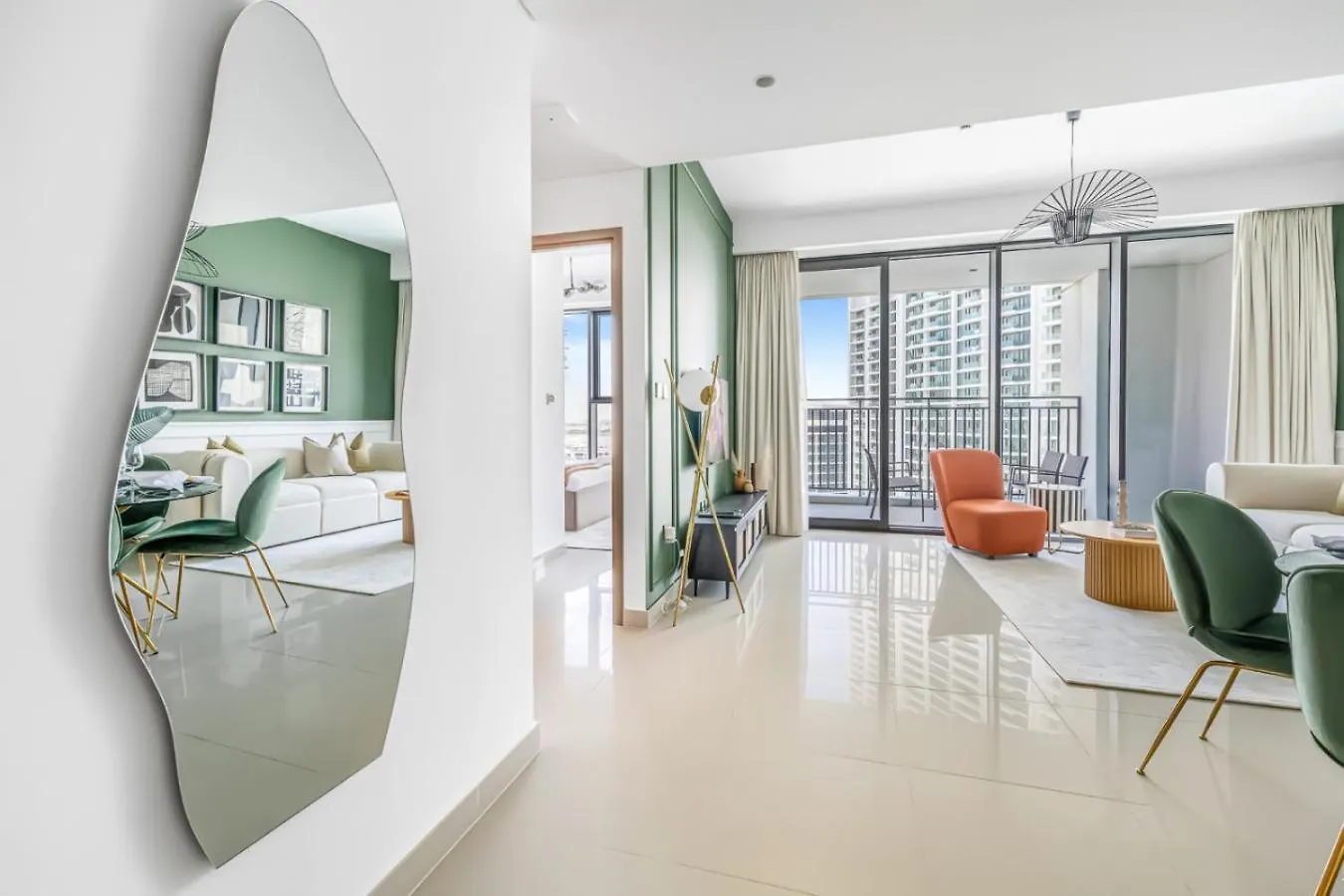 Large 1Br With Gym And Pool In Iconic Tower United Arab Emirates