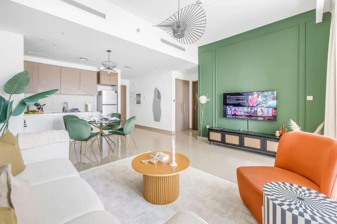 Apartment Large 1Br With Gym And Pool In Iconic Tower